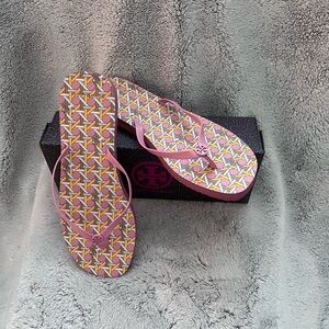 Tory Burch Thin Flip-Flops Blushing Pink/Caning Geo Logo